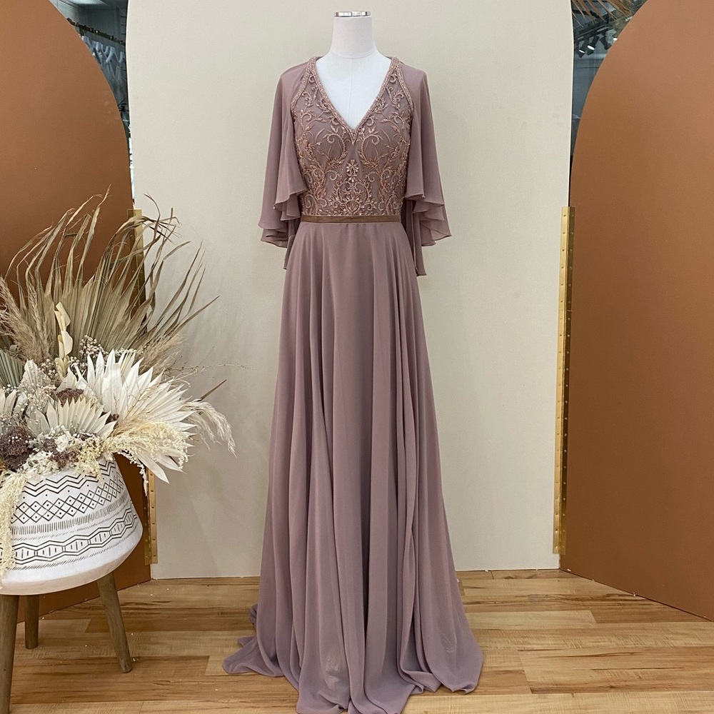 Juliet Dress || Mauve - Picture 2 of 7